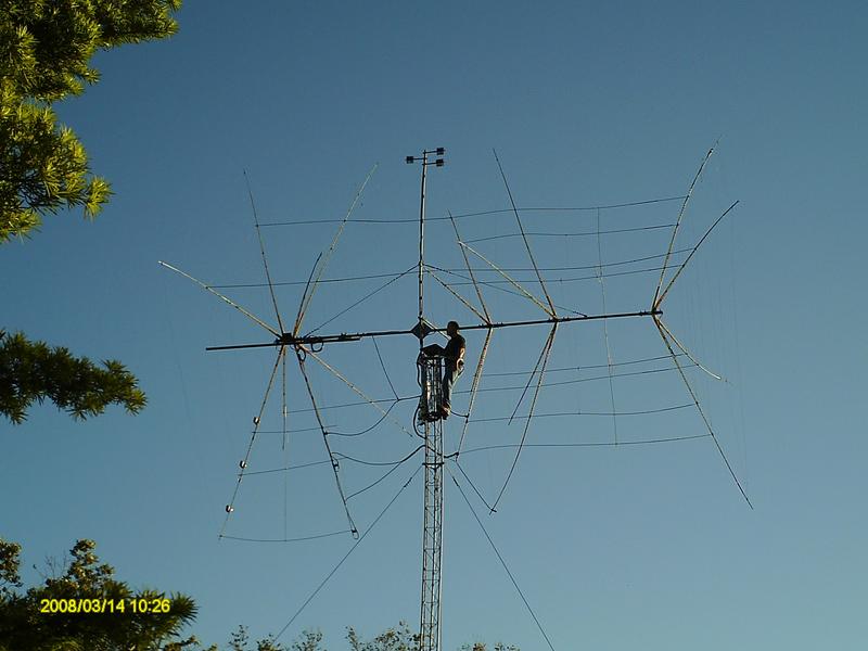WG5G design, 5el in 28 MHz, 4el in 21 and 14 MHz. 35 ft boom
