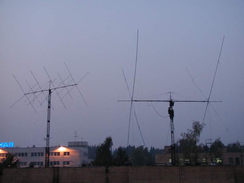 3.5 MHz, 2 el. & 7 MHz 4 el + 14 MHz 7 el.
