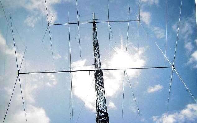 W4ATR - 14 MHz, 4 el. over 4 el. 10m boom
